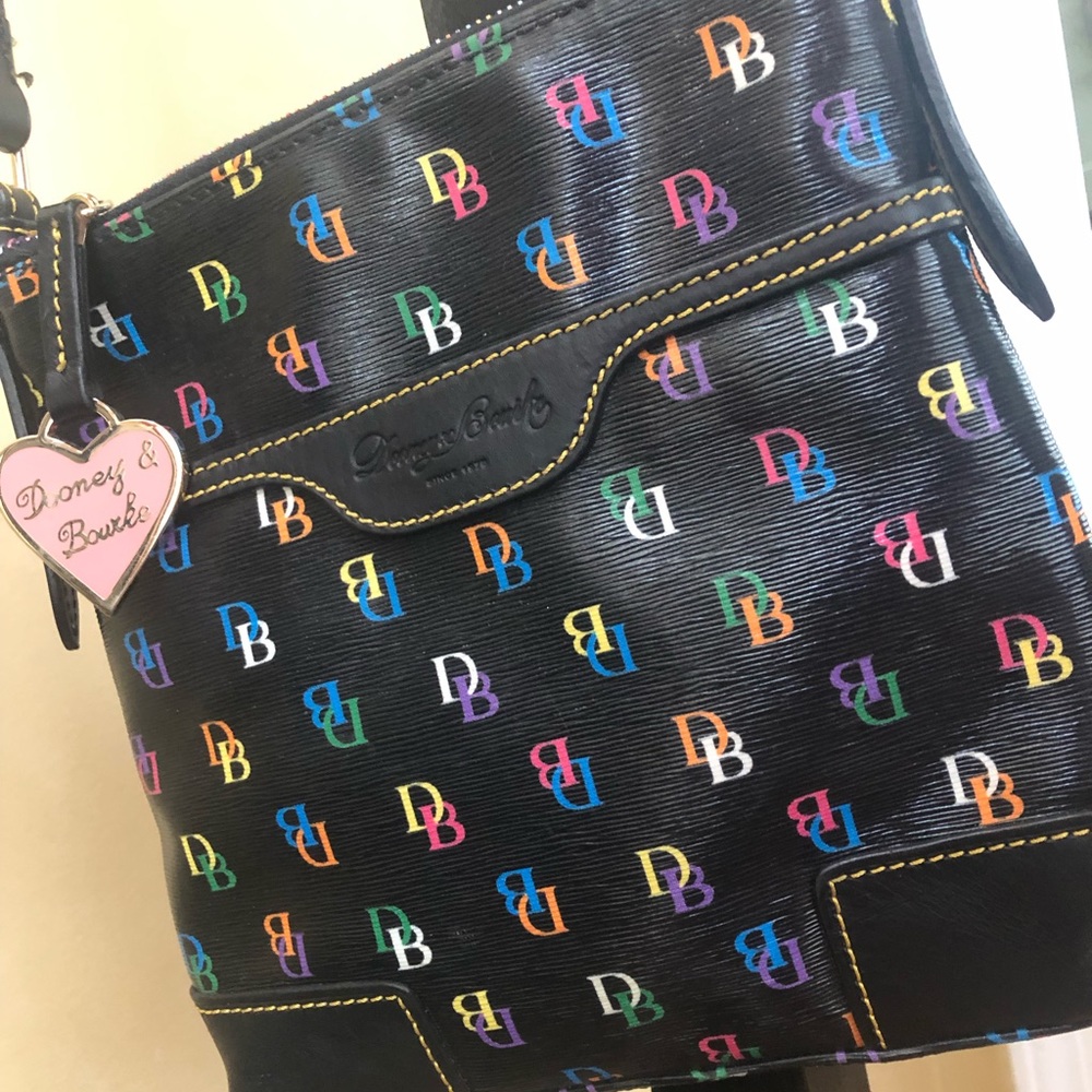 Vintage Dooney and Bourke Crossbody
